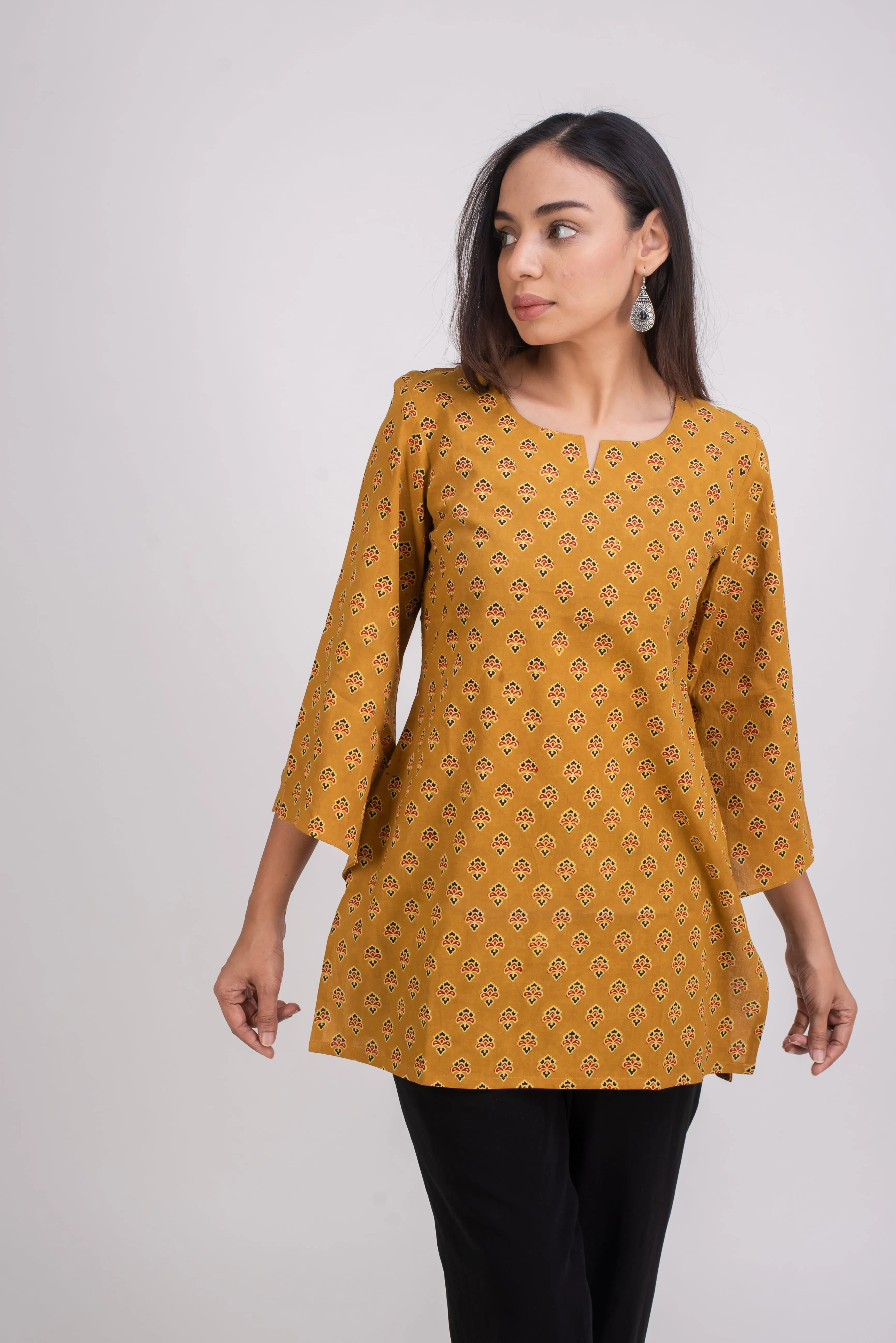 501-106 "Bell" Tunic top