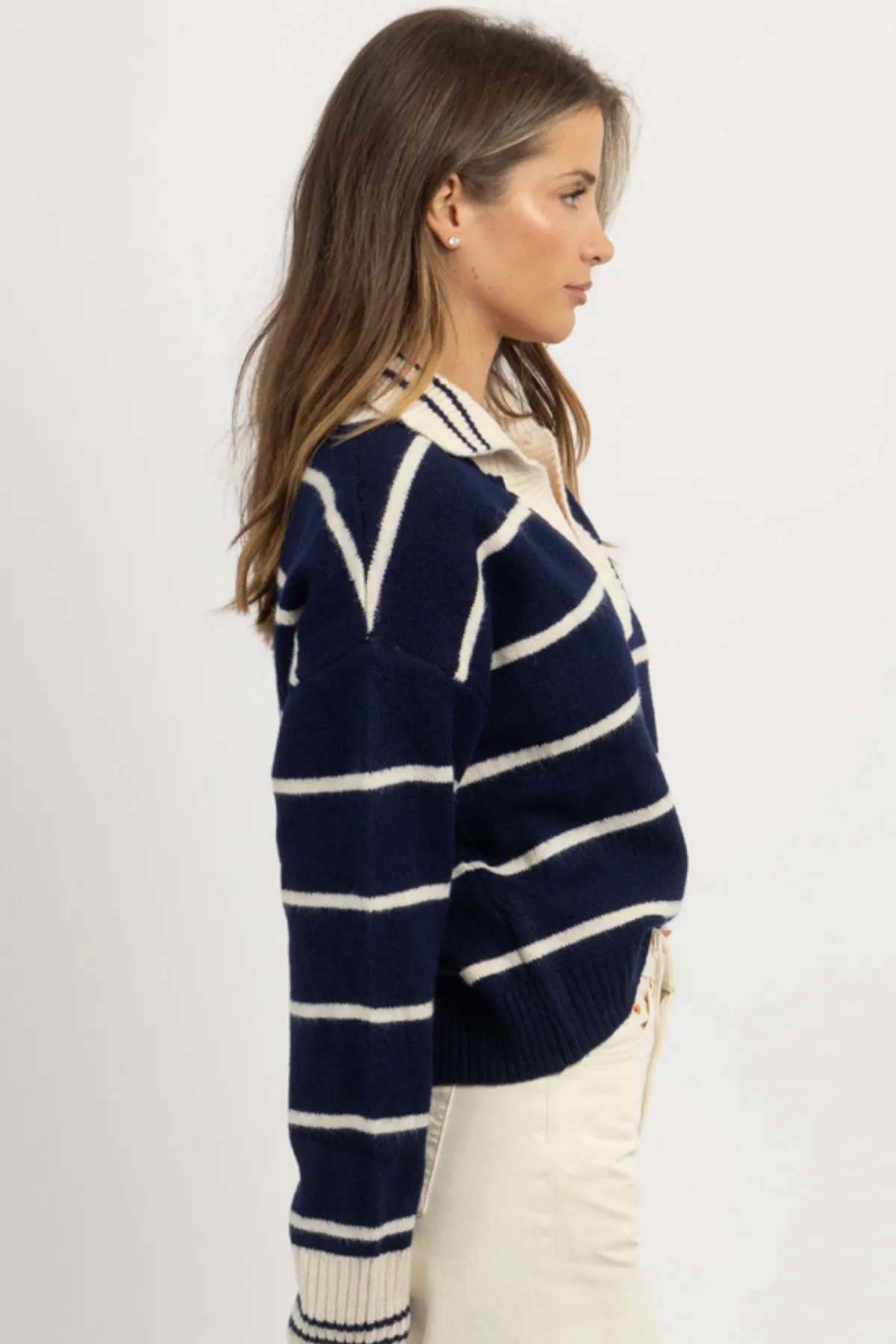 CAPE CONTRAST COLLAR SWEATER