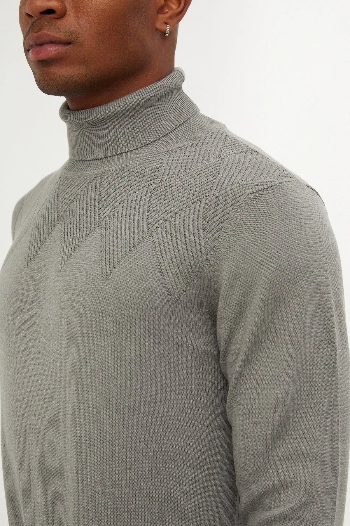 Regular Fit Patterned Cotton Blend Khaki Turtleneck Sweater, Gray Melange