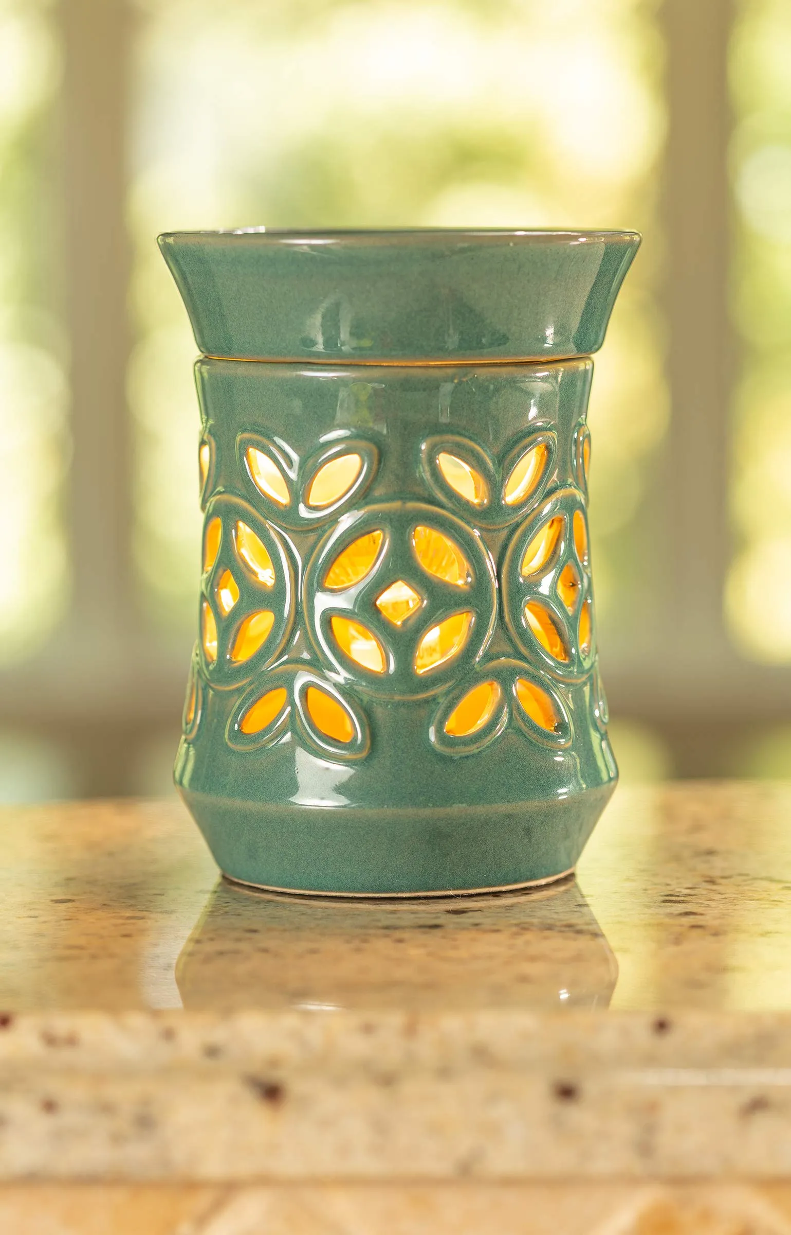 VP Home Ceramic Fragrance Warmer (Floral Sage