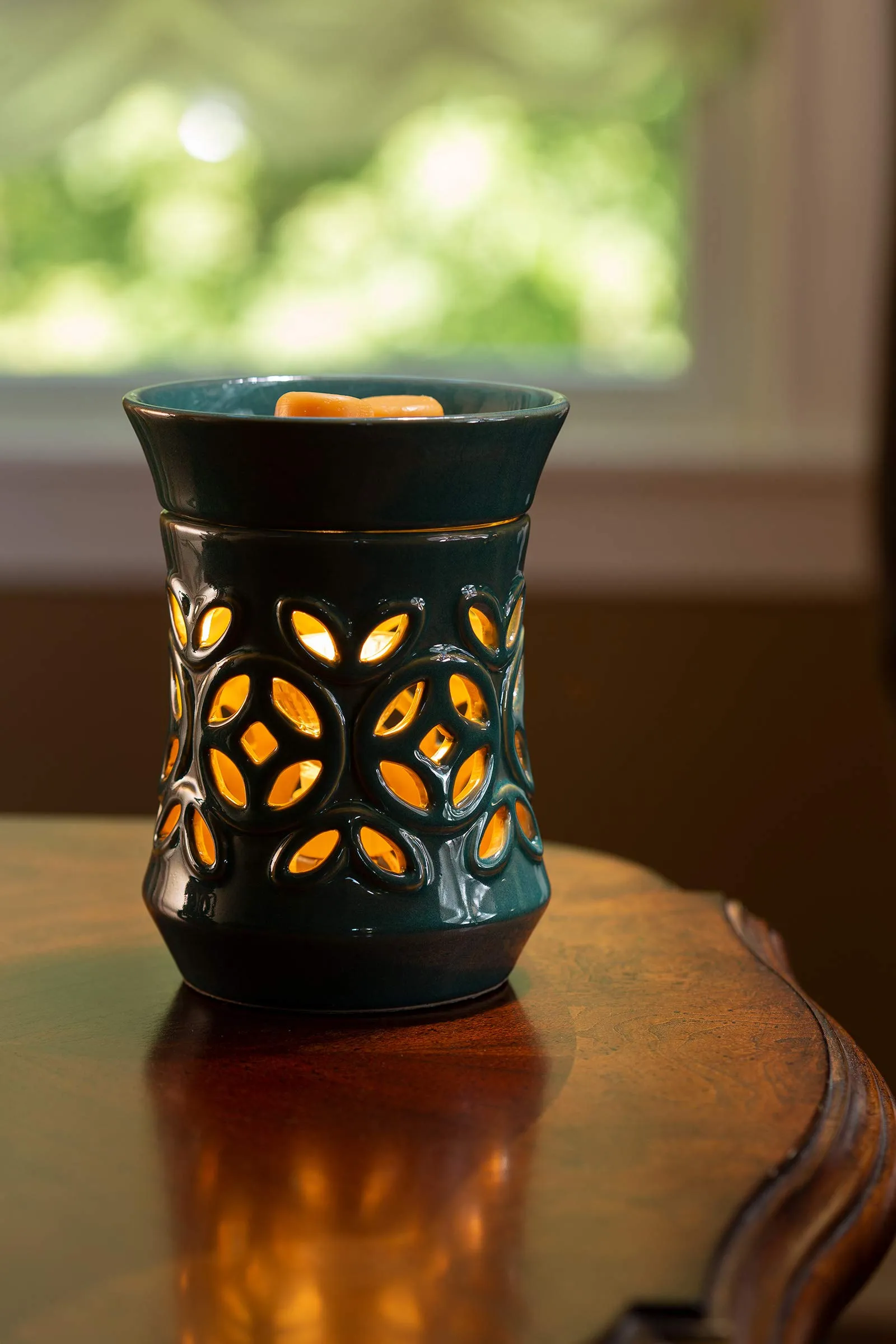 VP Home Ceramic Fragrance Warmer (Floral Sage