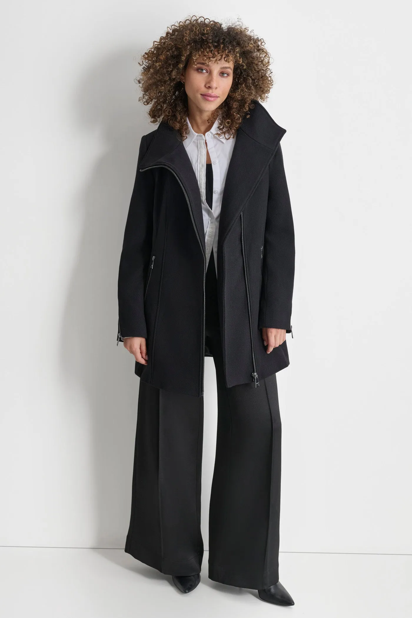 WOOL COAT WITH ZIPPER DETAIL