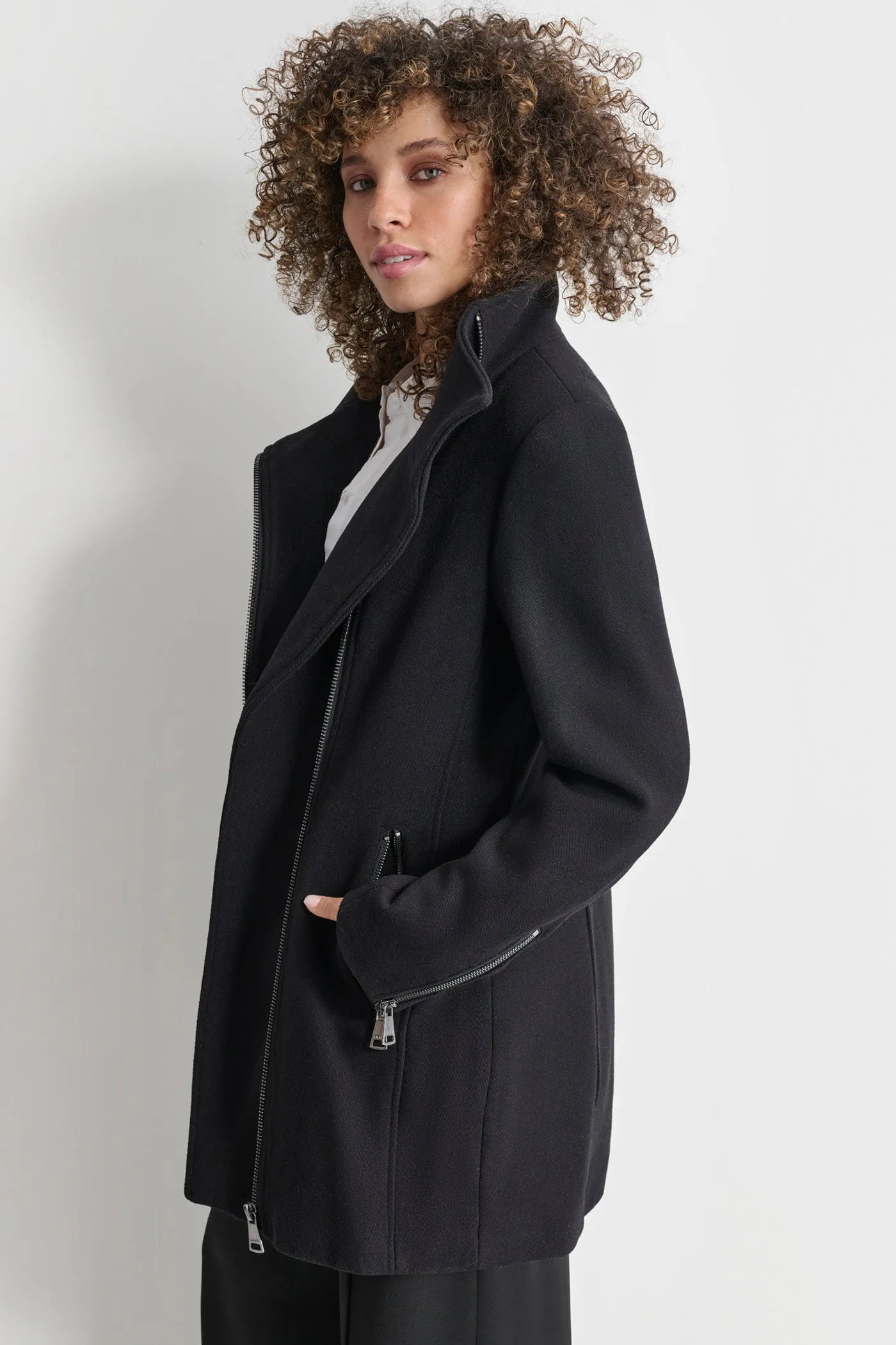 WOOL COAT WITH ZIPPER DETAIL